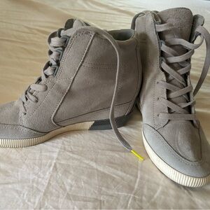 Women’s Sorel Boots Sz 8